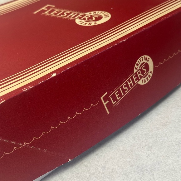 VINTAGE YARN:  19 SKEINS - FLEISHER’S WIN-LITE EASY-CARE YARN…….BLACK🖤🖤🖤🖤 - Picture 10 of 15